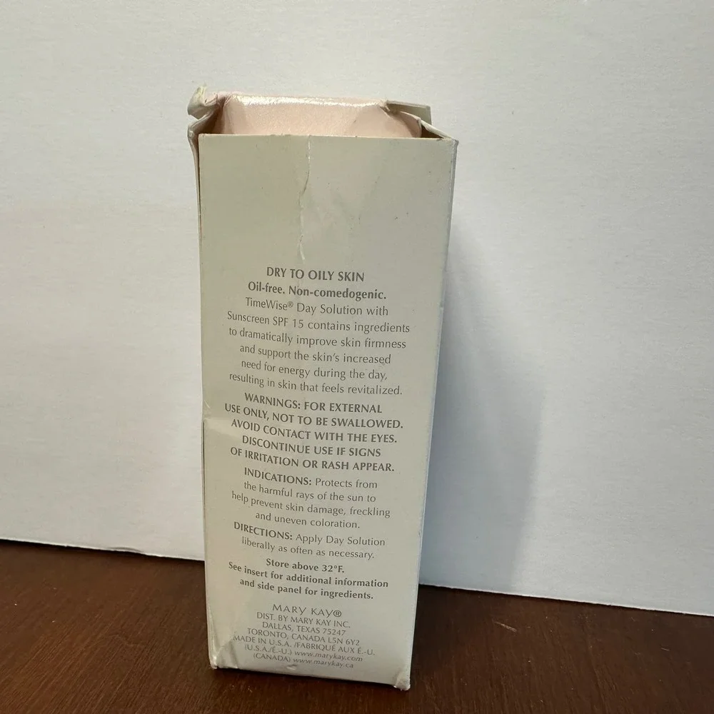 Mary Kay TimeWise Day Solution Sunscreen 806300 SPF 15‎ 1oz New Box